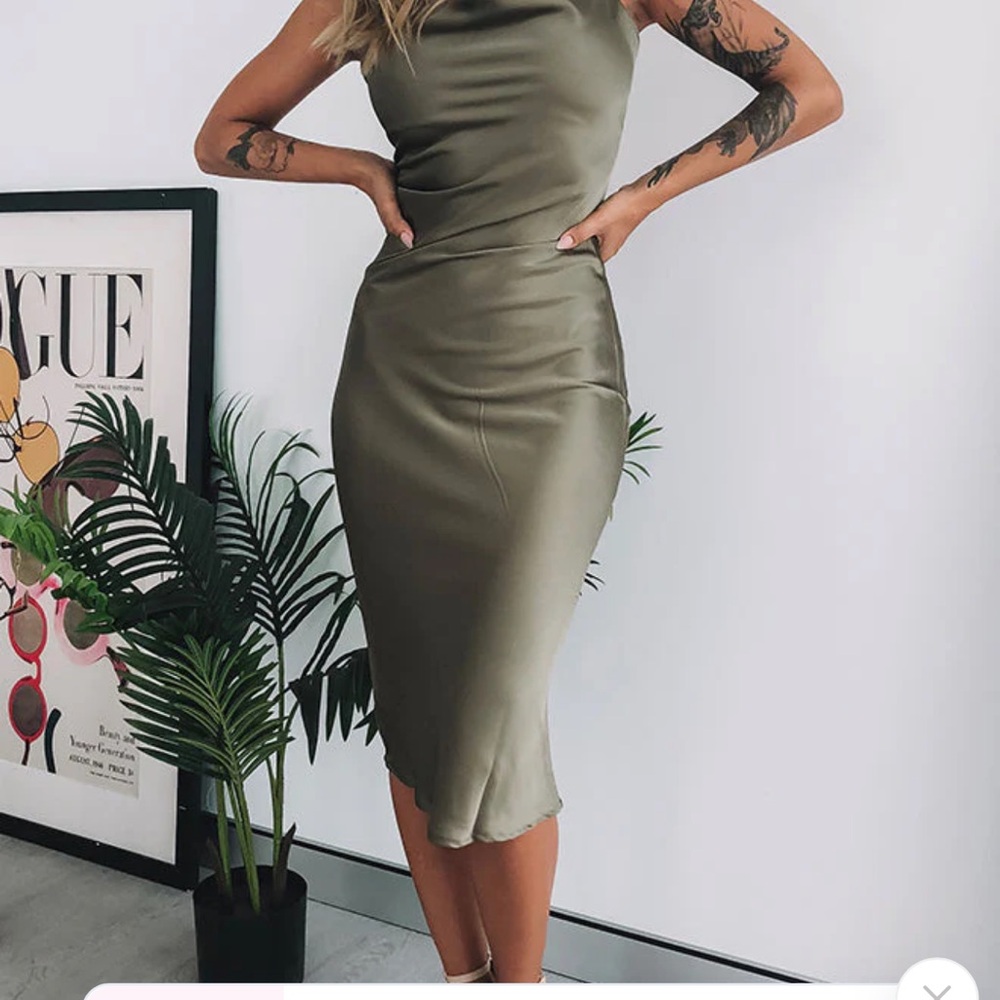 Beginning Boutique Green Ruched Sheath Midi Dress. bridesmaids dress